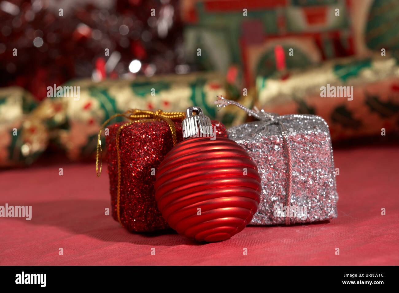 Putting out decorations hi-res stock photography and images - Alamy