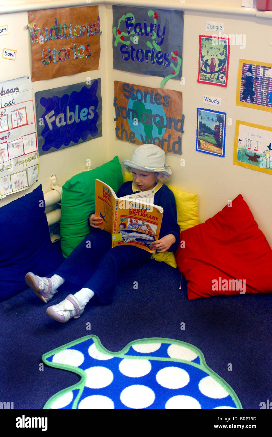 Reading Corner High Resolution Stock Photography and Images Alamy