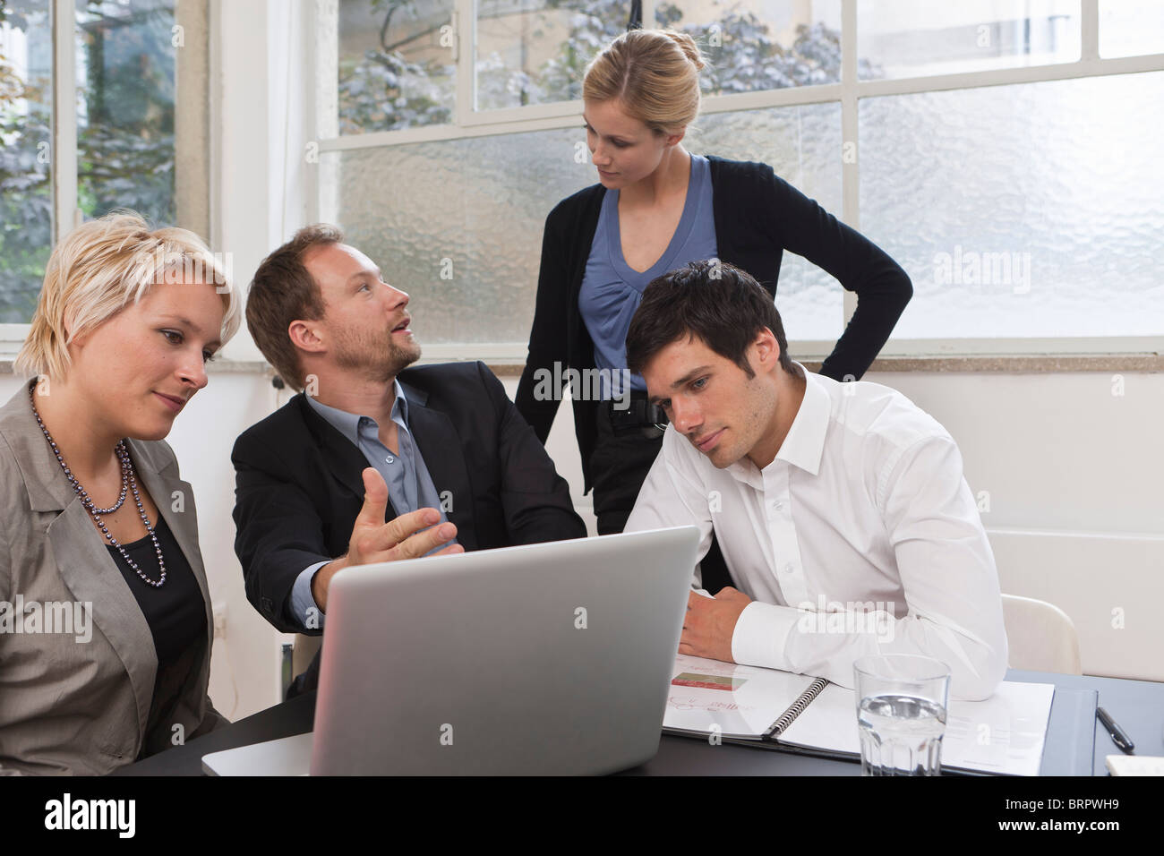 Web business meeting hi-res stock photography and images - Alamy