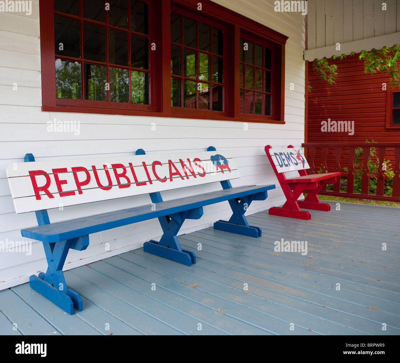 Benches for republicans and democrats. Politics. Missouri, USA Stock Photo