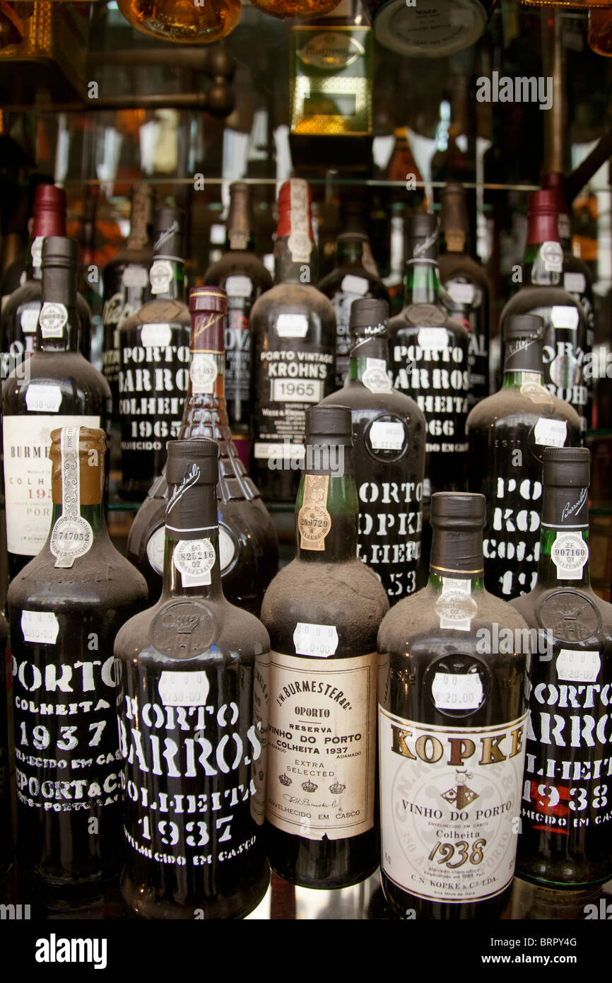 Tienda de vinos Do Porto en Lisboa Portugal Wine store Do Porto in