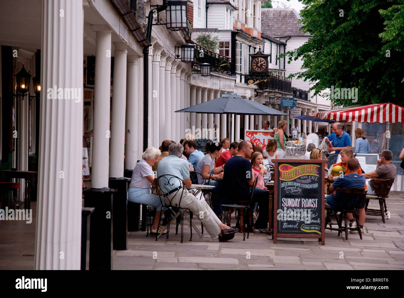 Eating outside in the Pantiles Stock Photo Alamy