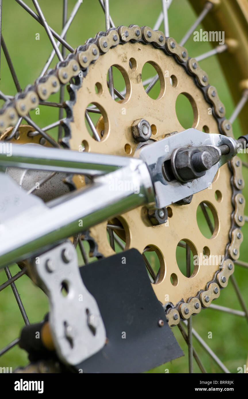 chain chains link links bike bikes motor motorbike motorbikes