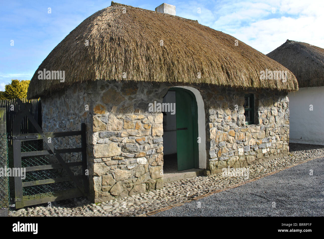traditional thatched irish cottage Stock Photo
