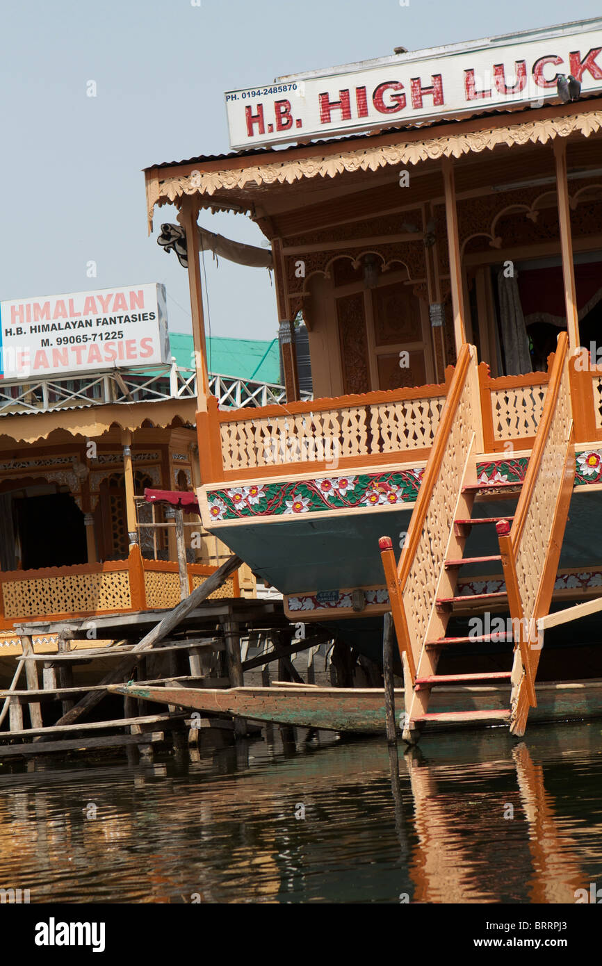 houseboat in srinagar Stock Photo Alamy