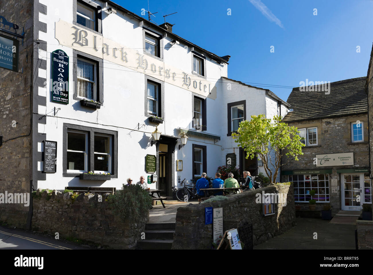 The Black Horse hotel and pub in the centre of Grassington, Upper Wharfedale, Yorkshire Dales, North Yorkshire, England, UK Stock Photo