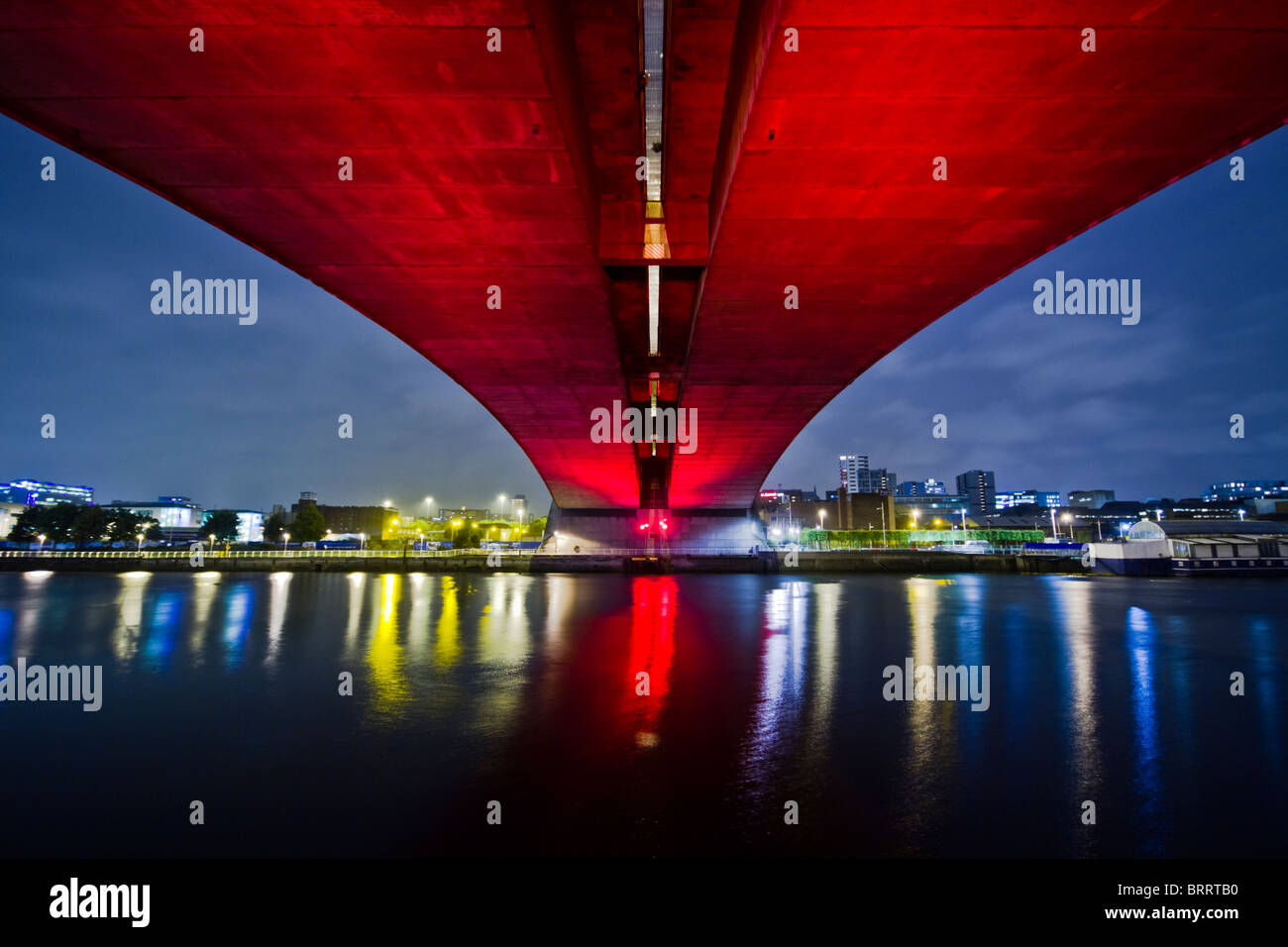 Glasgow's Kingston Bridge over the river Clyde at night. Stock Photo