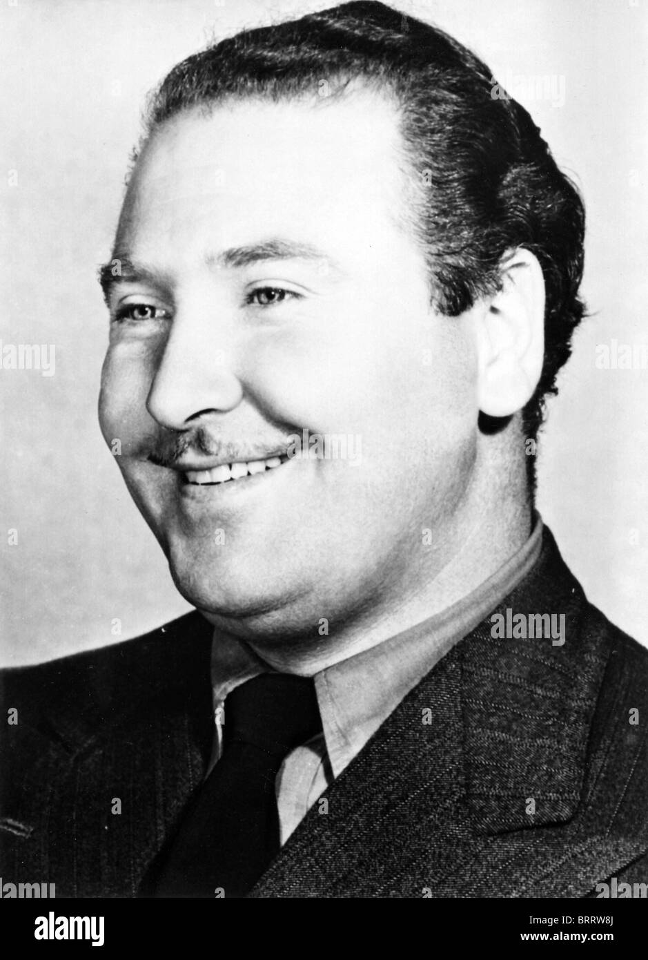 Tenor singer hi-res stock photography and images - Alamy