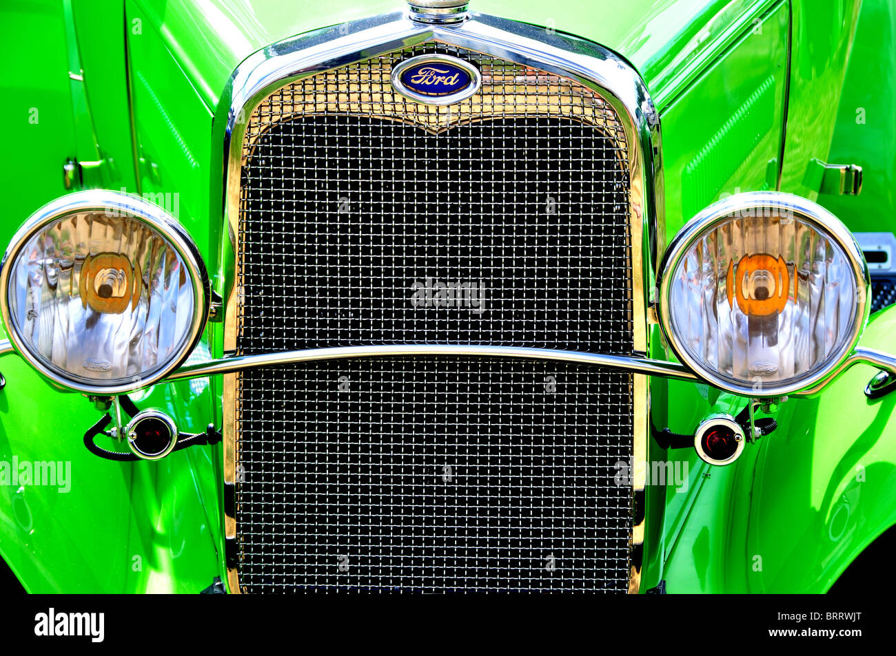 Green vintage pickup truck hi-res stock photography and images - Alamy