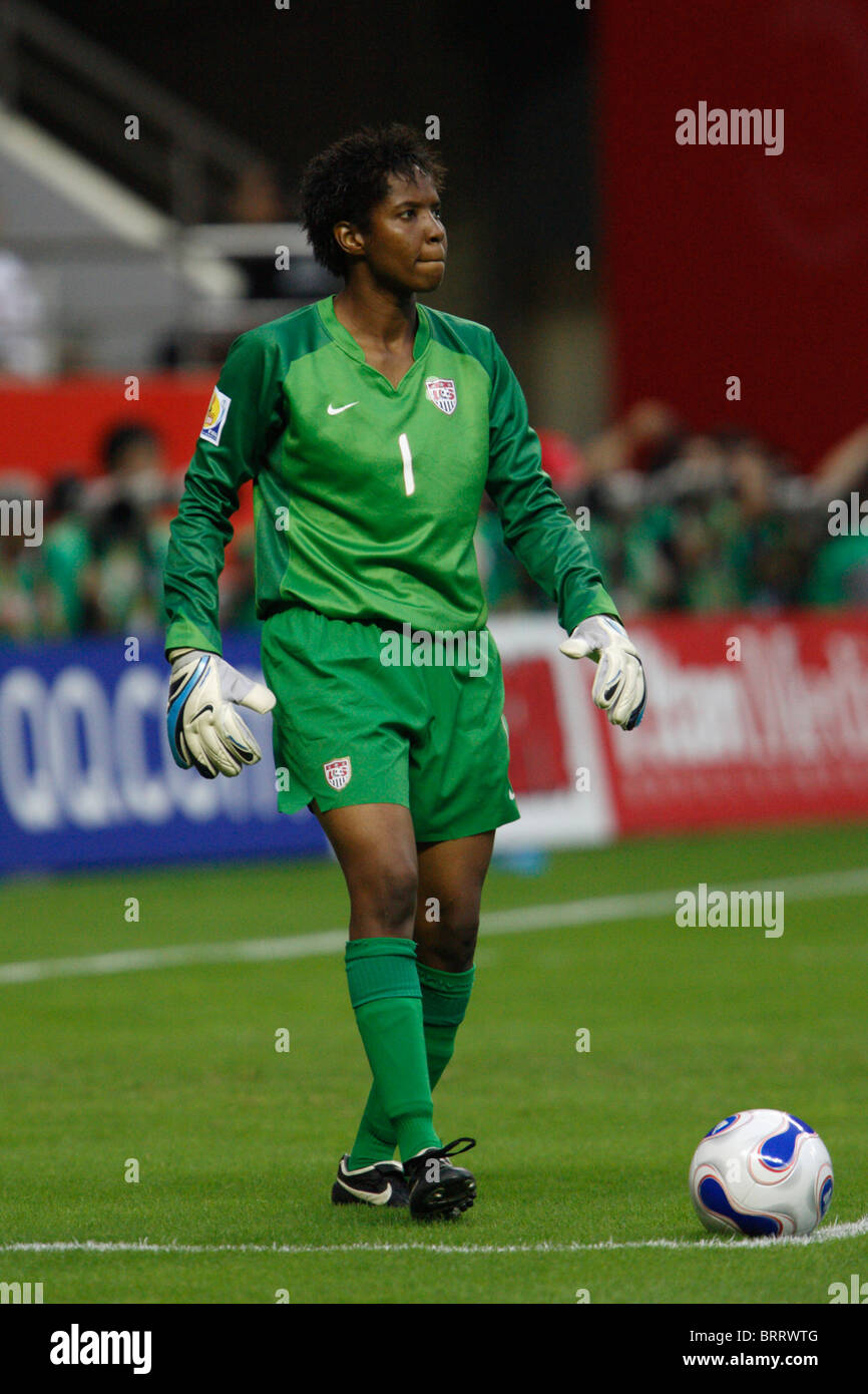 USA goalkeeper Briana Scurry in action during the 2007 Women's World Cup  third place soccer match against Norway Stock Photo - Alamy