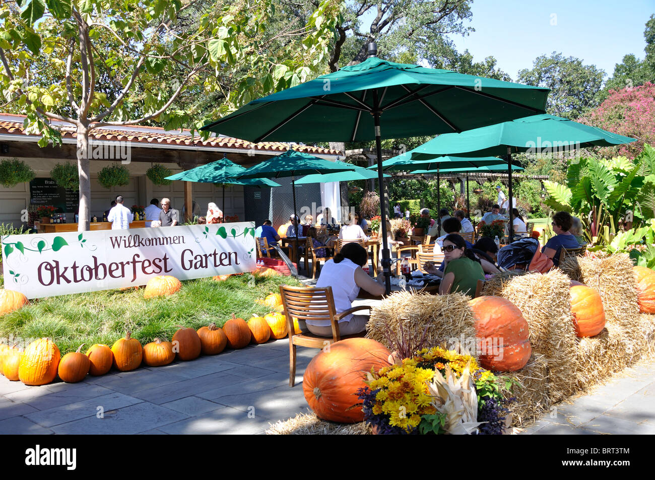 Oktoberfest Garten, Dallas Arboretum, Texas, USA Stock Photo Alamy