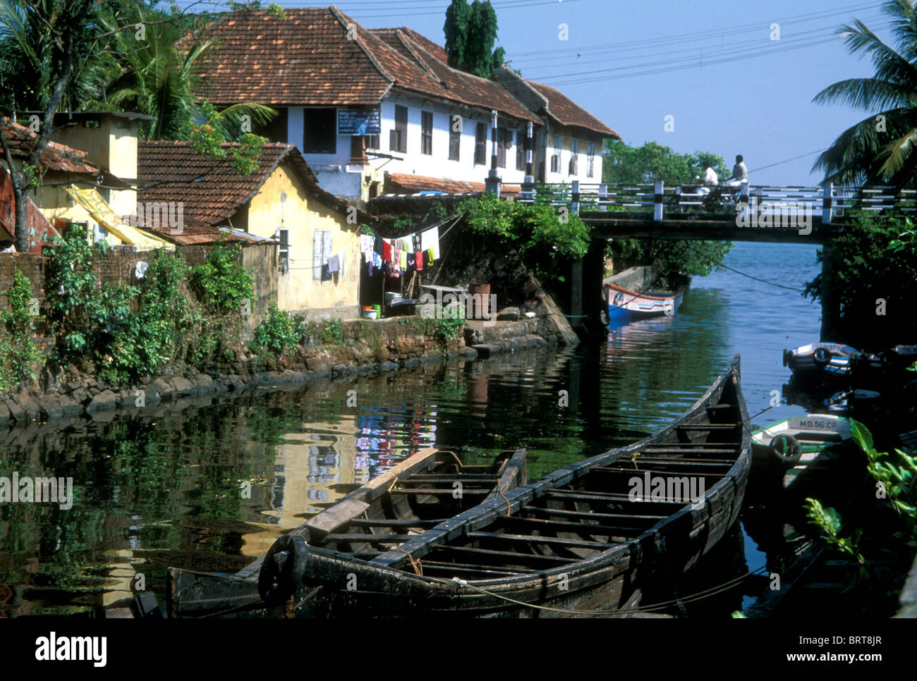 Canal Houses In The Old Muslim Quarter Of Cochin Kerala India Stock canal-houses-in-the-old-muslim-quarter-of-cochin-kerala-india-stock