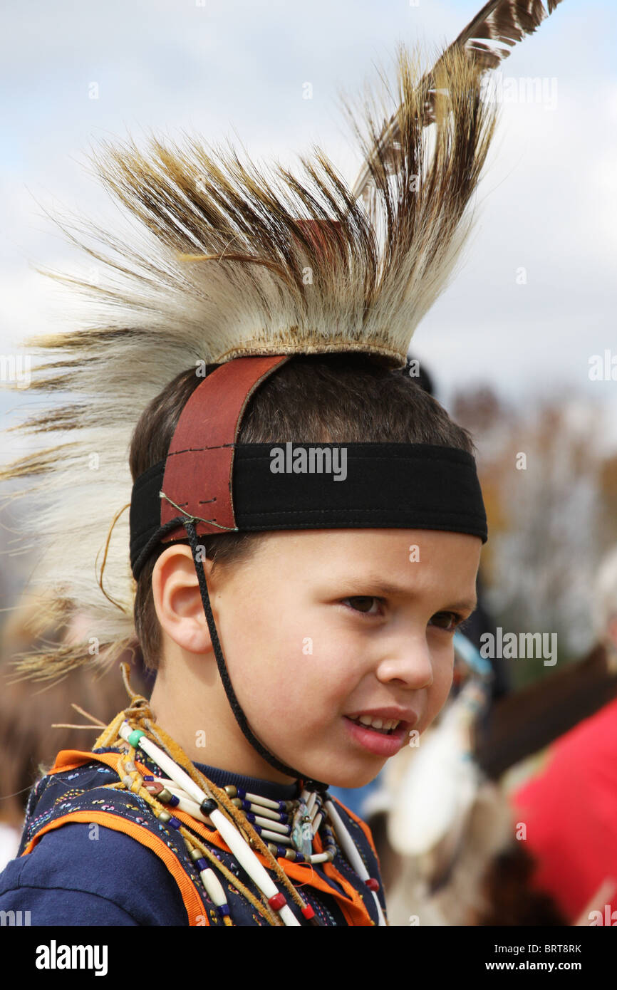 A Native American Indian boy in full powwow dress Stock Photo Alamy