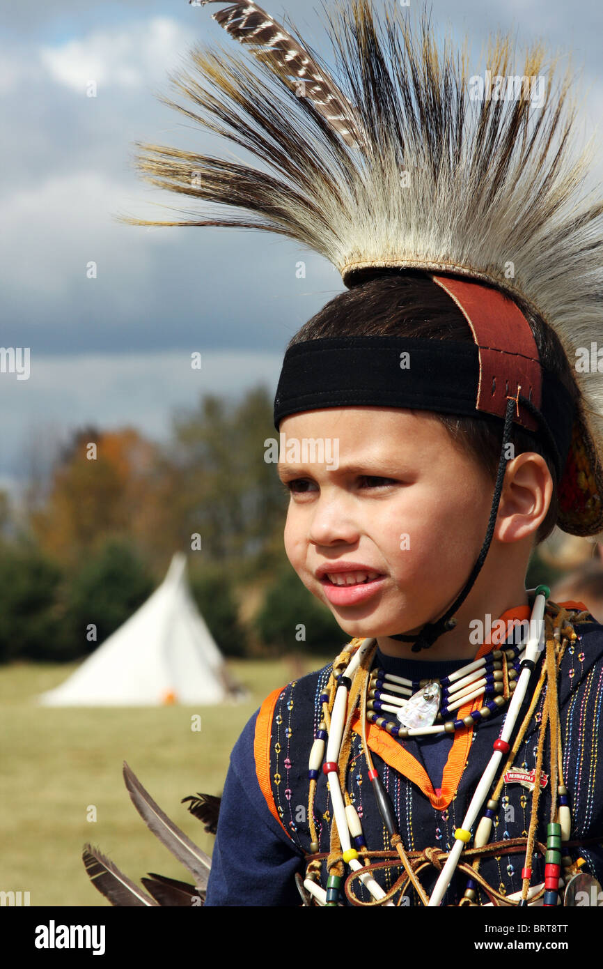 A Native American Indian boy in full powwow dress Stock Photo Alamy