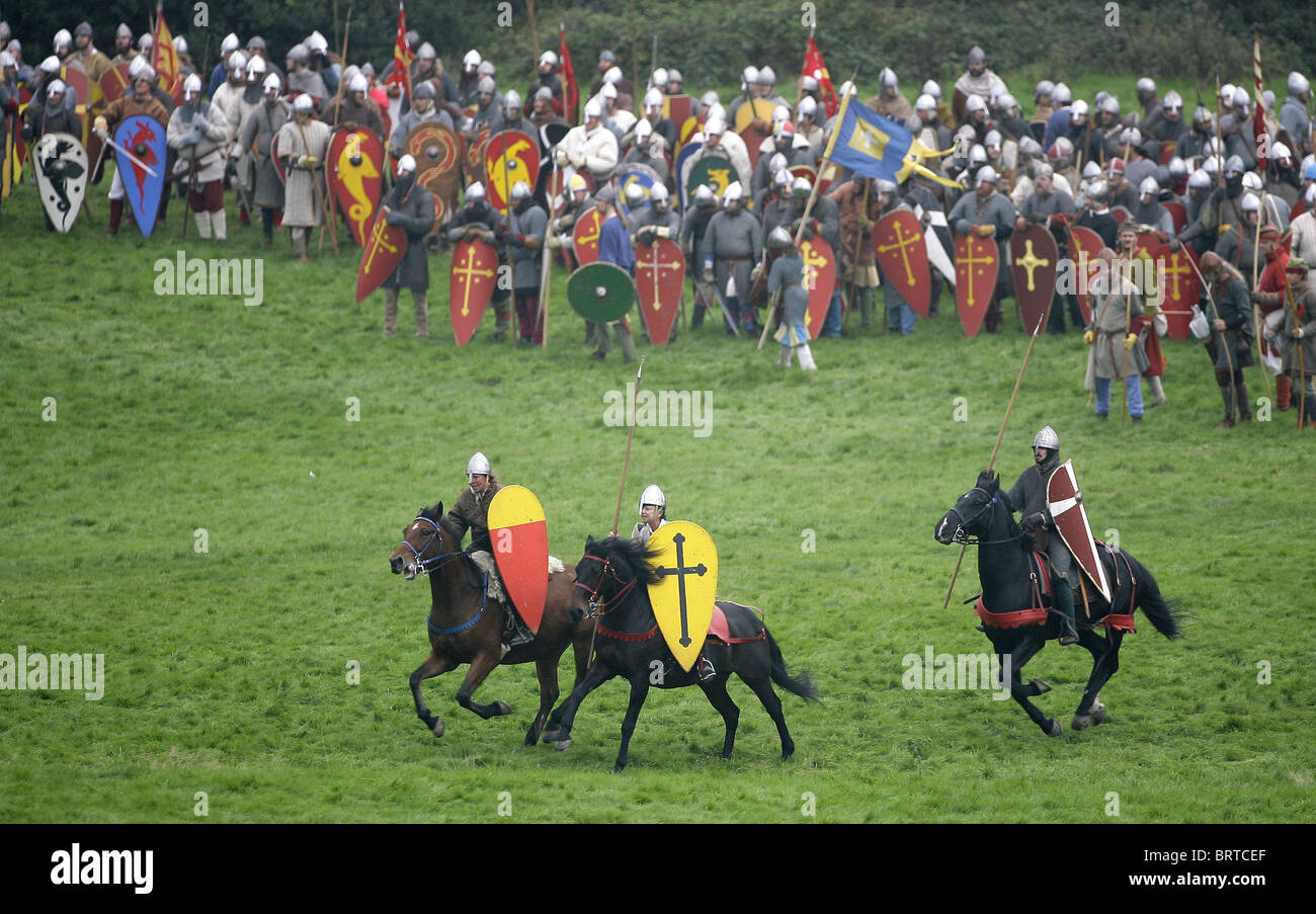 Battle of hastings tapestry hi-res stock photography and images - Alamy