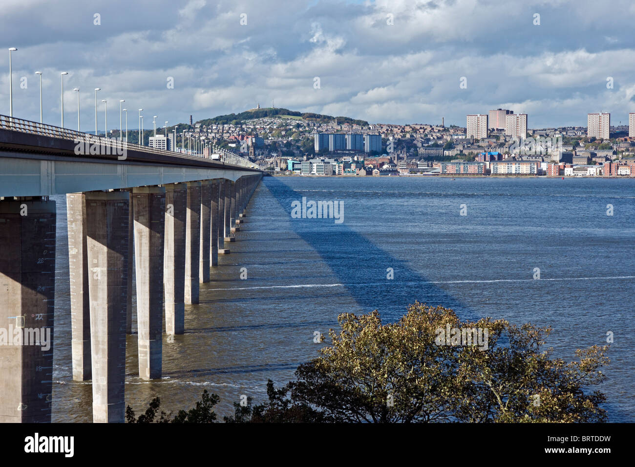 Tay road bridge linking fife hires stock photography and images Alamy