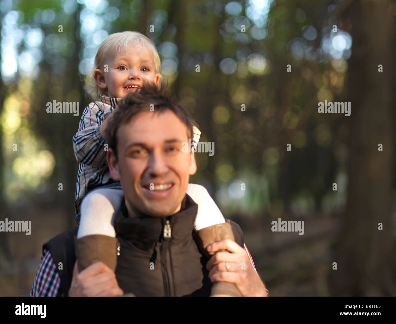 Portrait father giving shoulder ride hi-res stock photography and ...