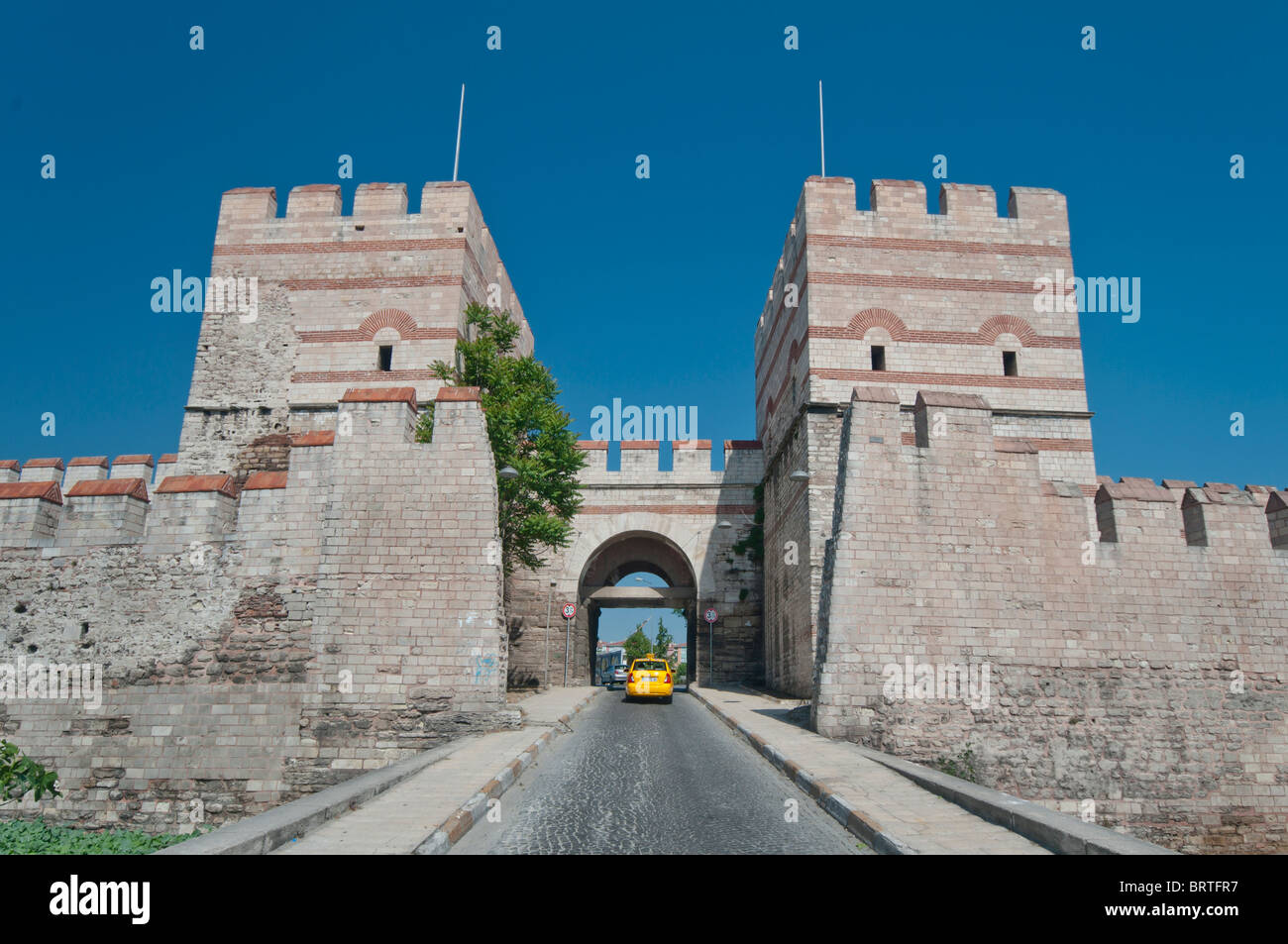 Istanbul Historical City Walls around Yedikule, Turkey Stock Photo Alamy