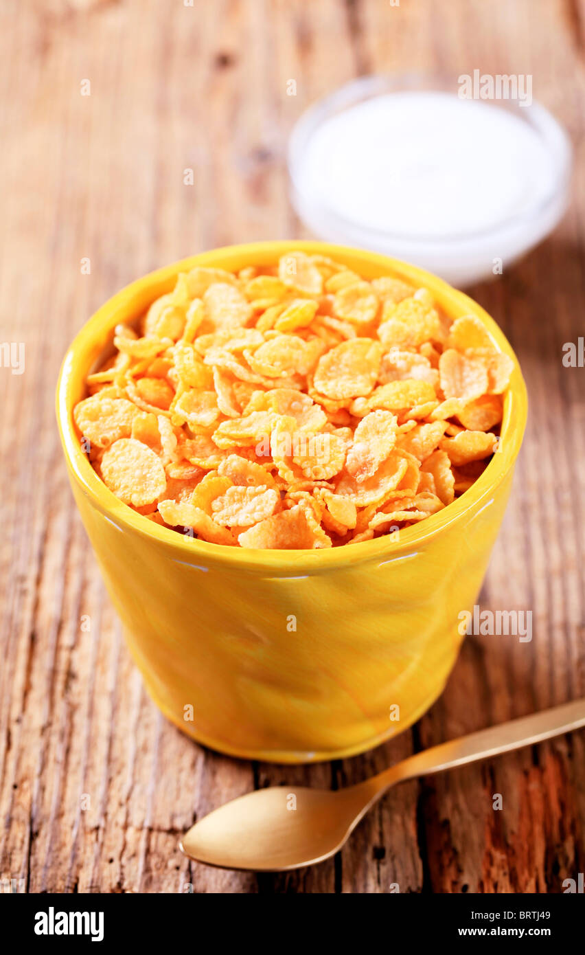 Corn flakes and yogurt Stock Photo Alamy