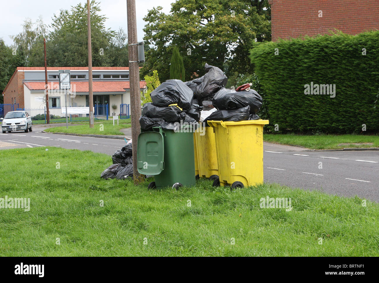 Waste bags black wheelie bin hires stock photography and images Alamy