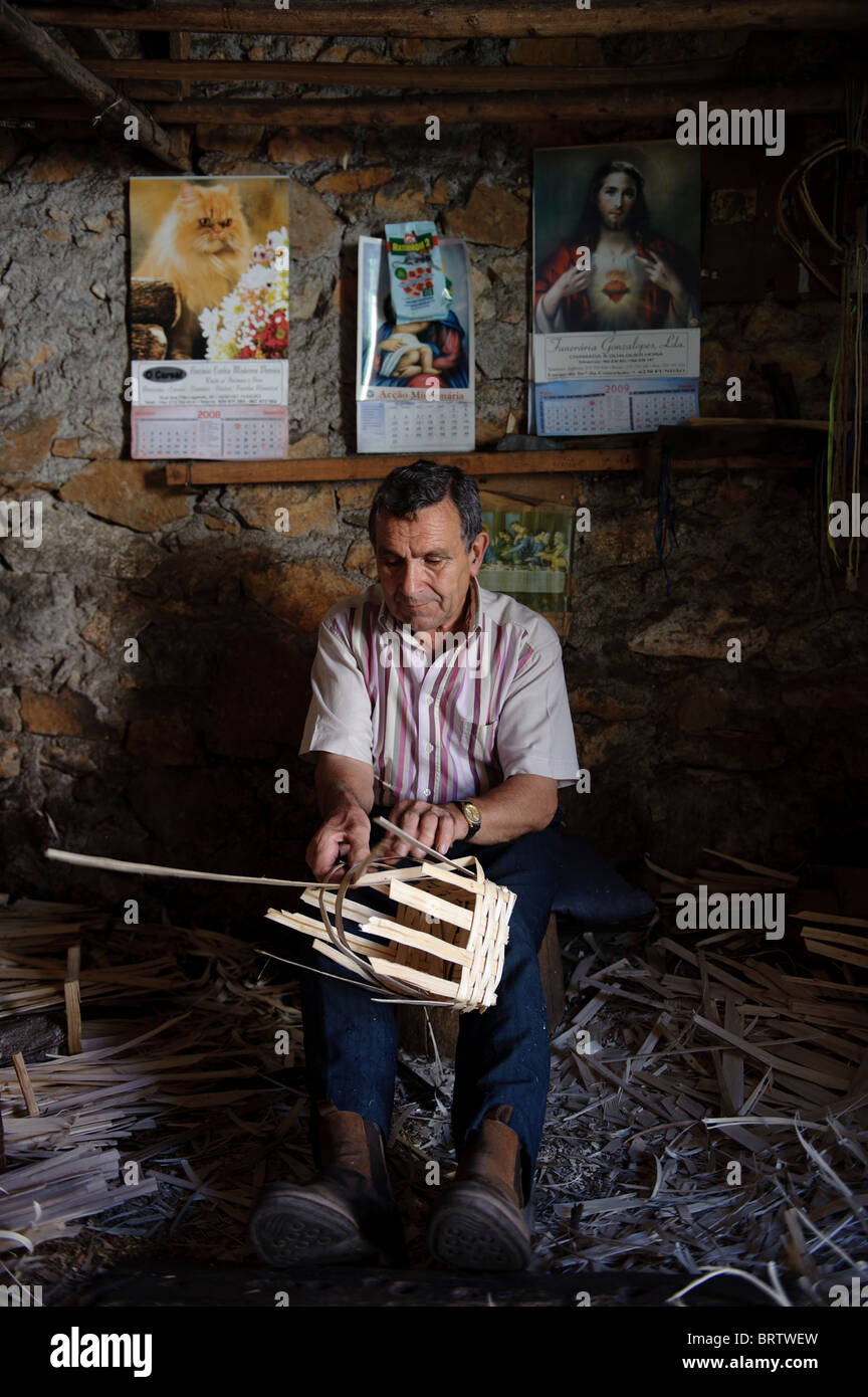 man-basket-weaving-in-portugal-stock-photo-alamy