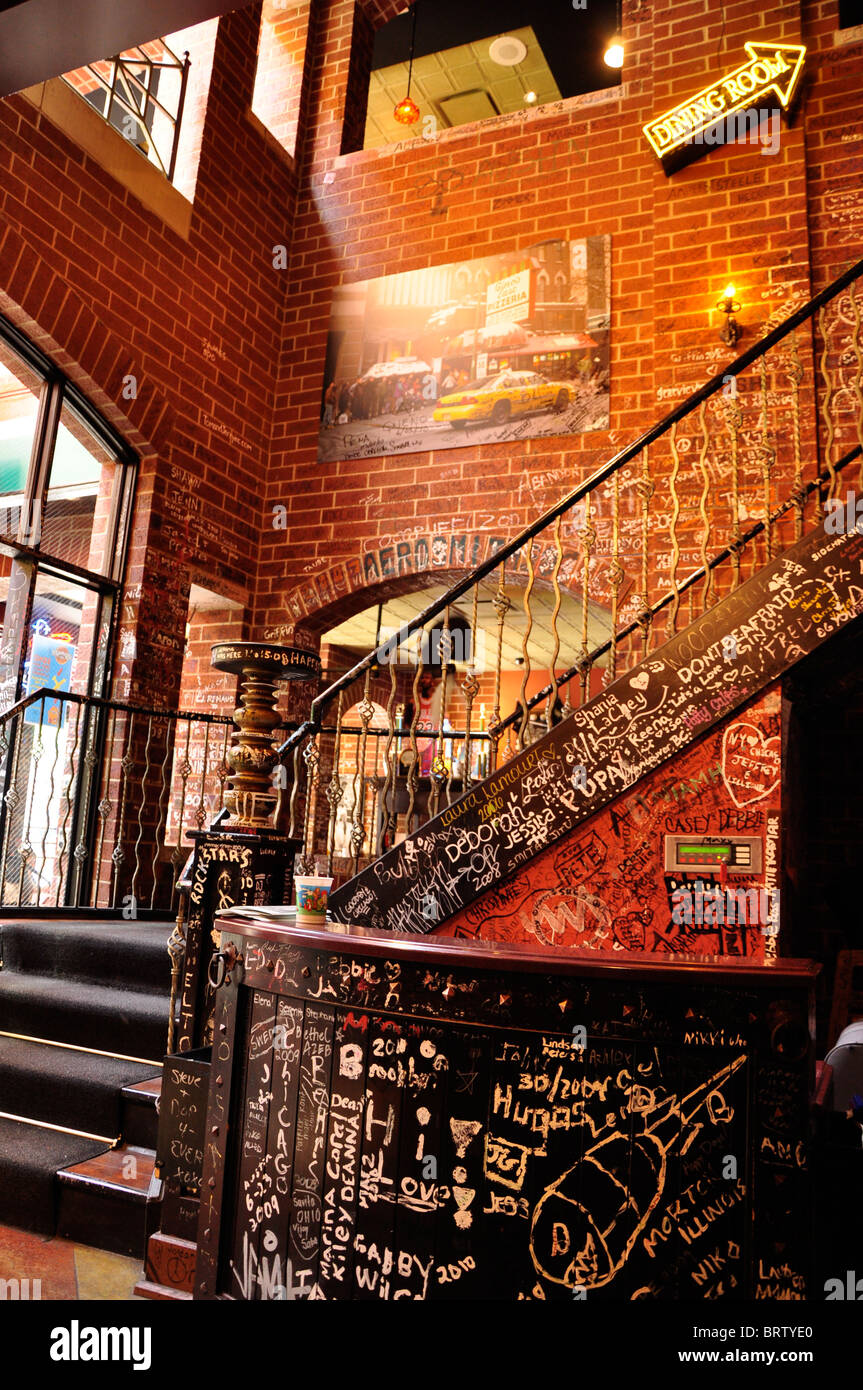 Inside Gino's East Pizzeria, Chicago Stock Photo