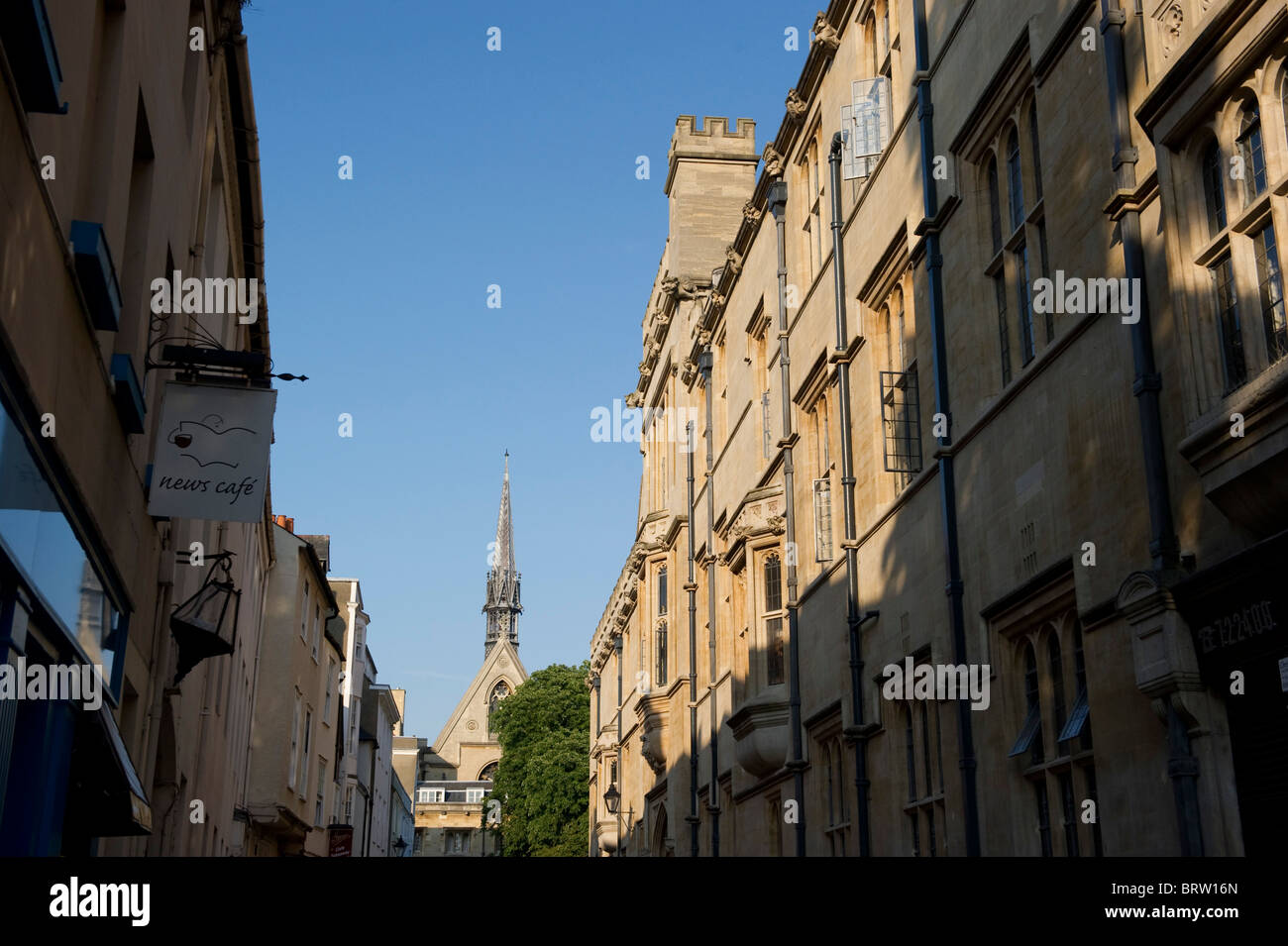 Looking down Ship street in Oxford towards Exeter College Stock Photo