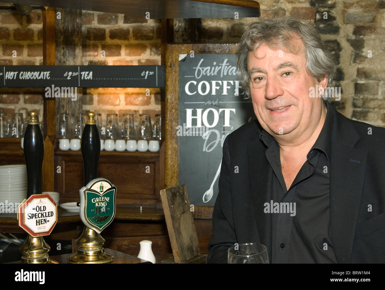 Terry Jones enjoying a drink at the Eagle Public House in Cambridge Stock Photo