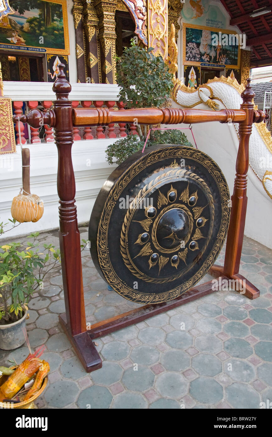Gong in Buddhist temple Stock Photo Alamy