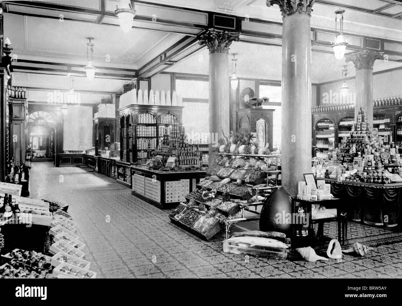 Supermarket, historical image, ca. 1912 Stock Photo