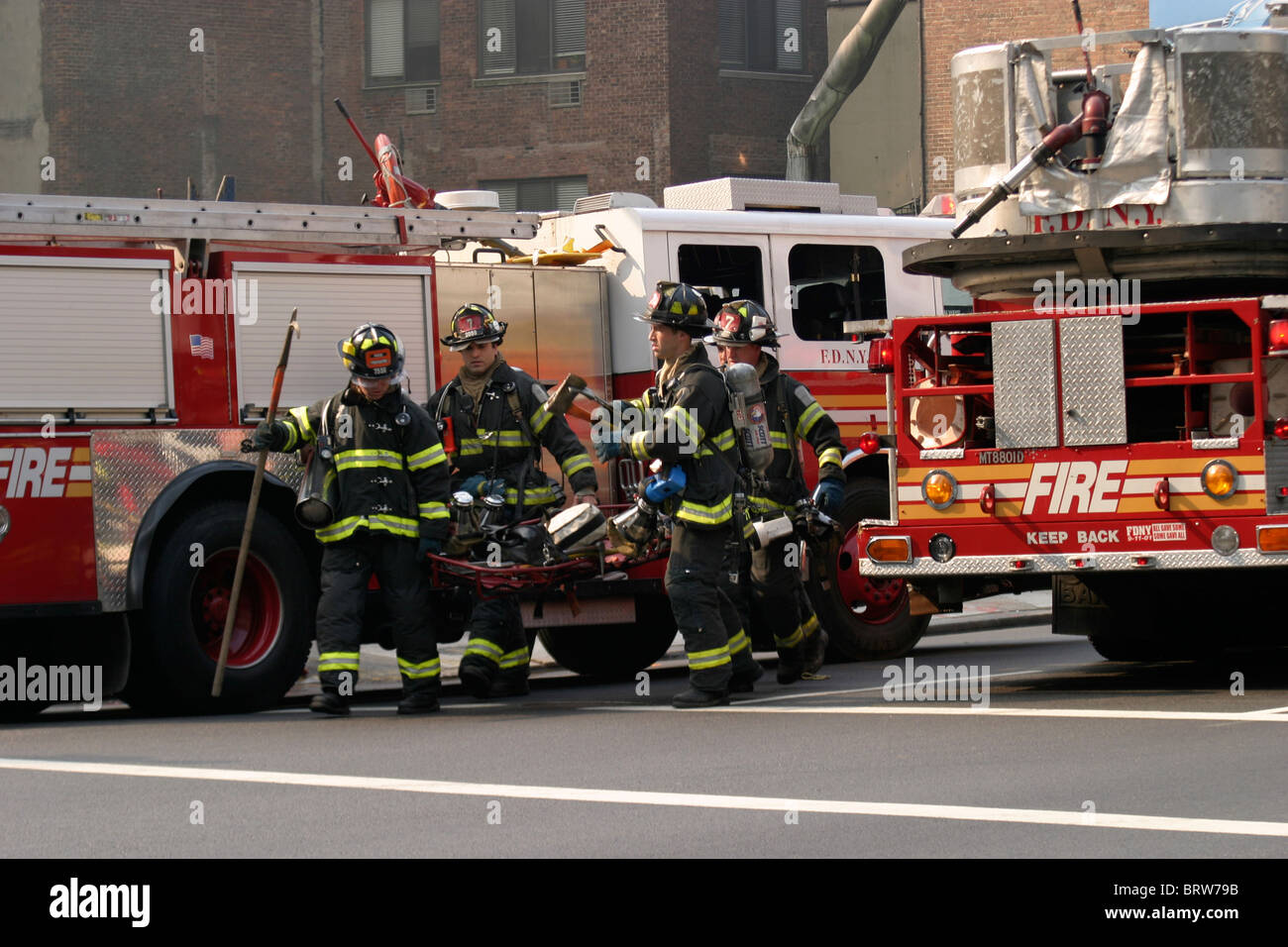 Fdny Fireman Firefighter New York Hi-res Stock Photography And Images ...