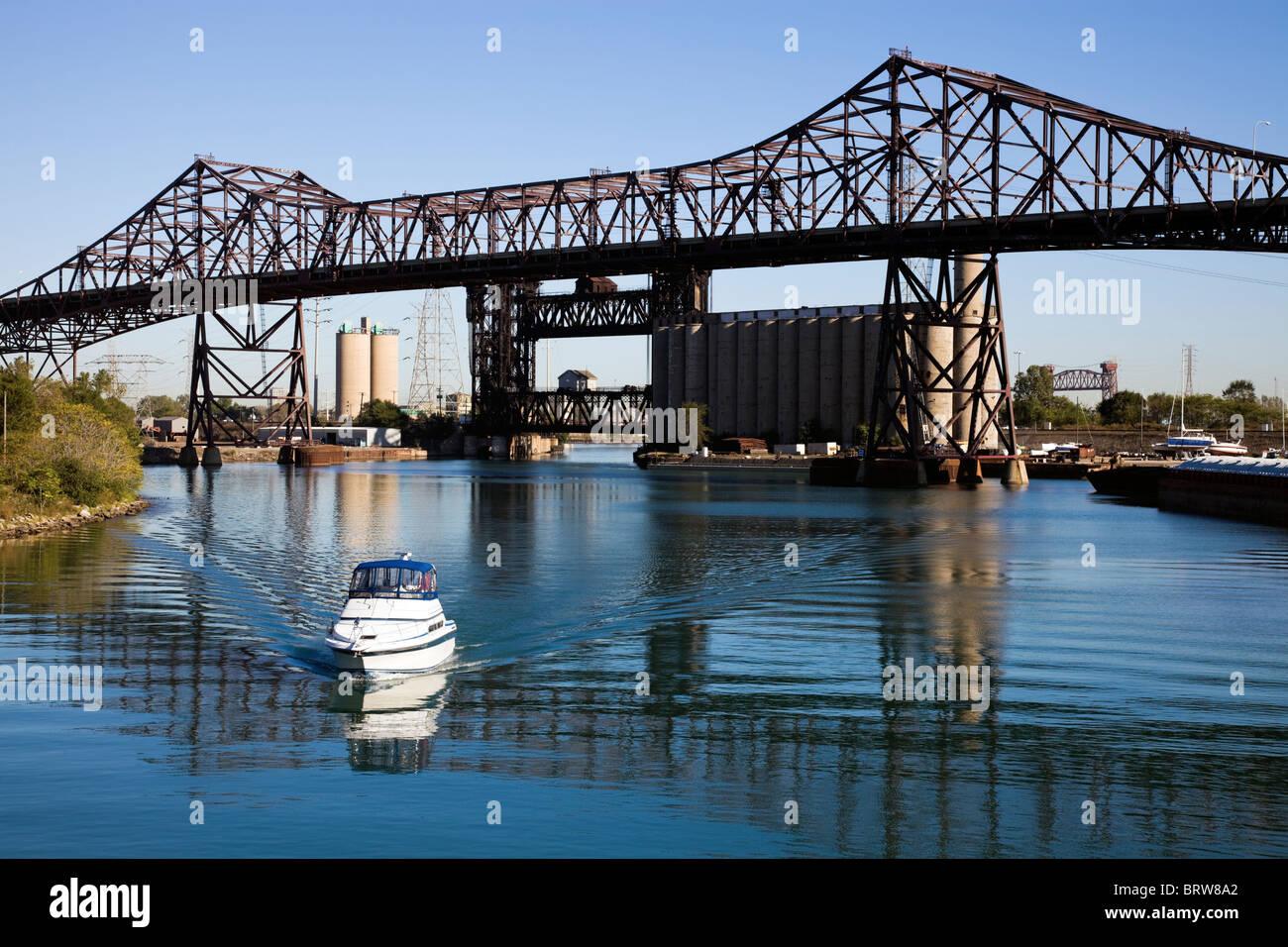 White Boat under Chicago Skyway Bridge Stock Photo Alamy