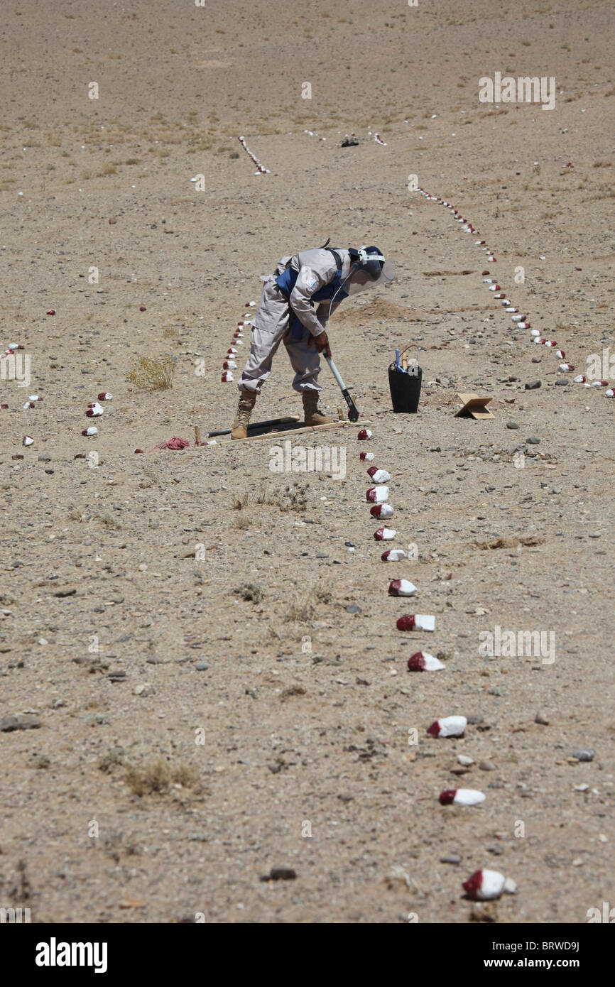 Mine clearing afghanistan hi-res stock photography and images - Alamy