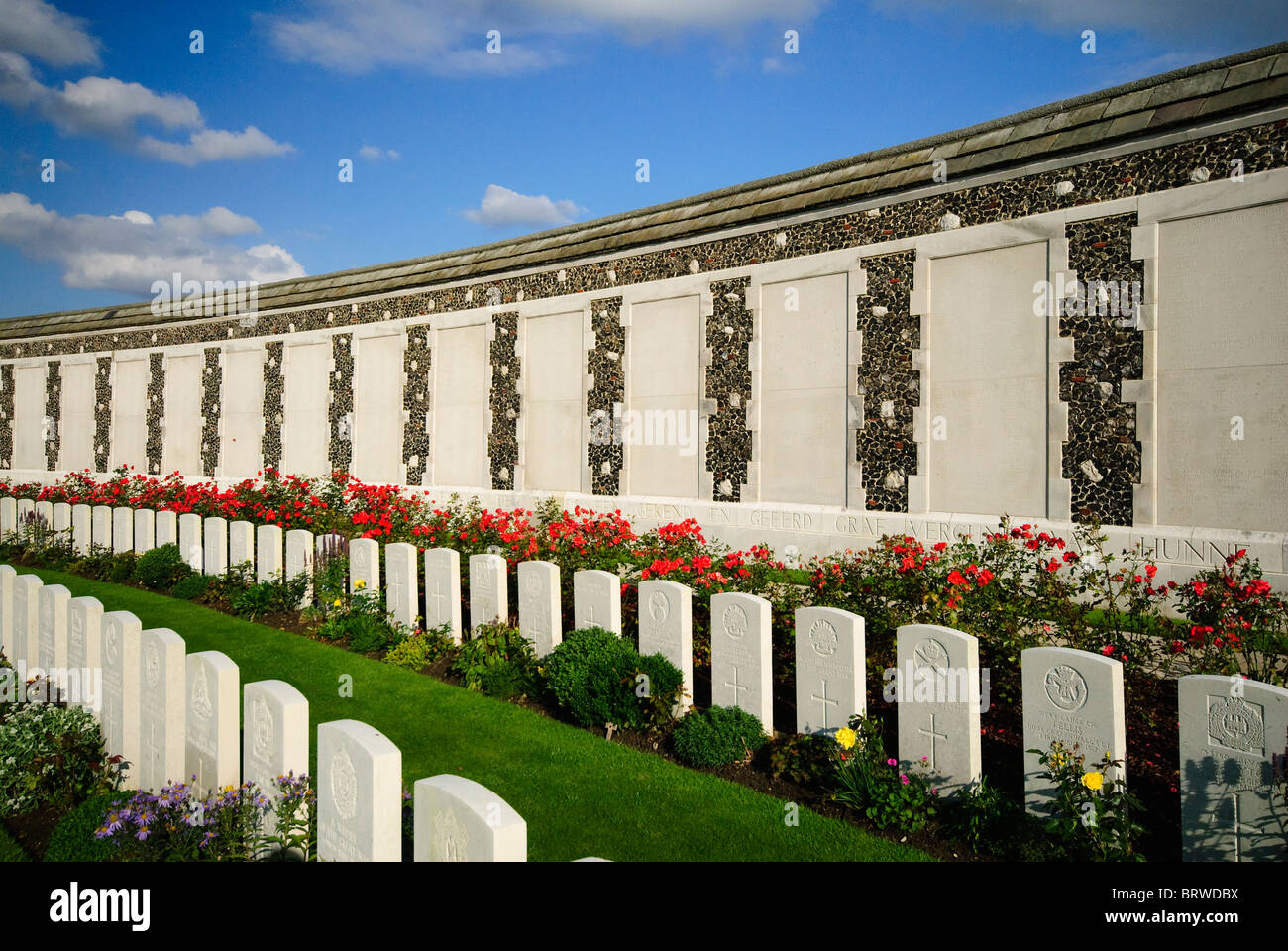 Tyne Cot Cemetery, Ypres, Belgium Stock Photo Alamy