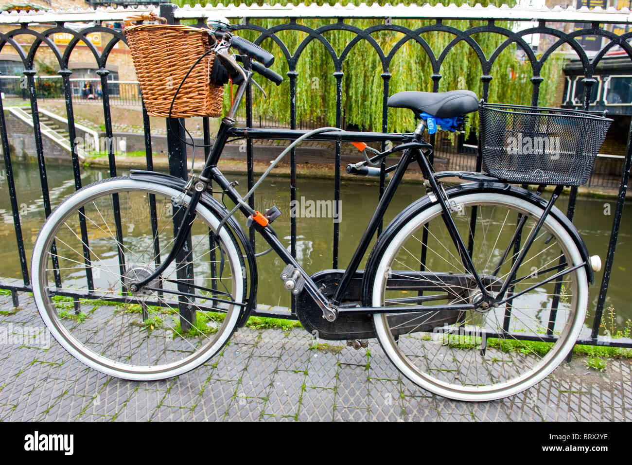 white bike tyres