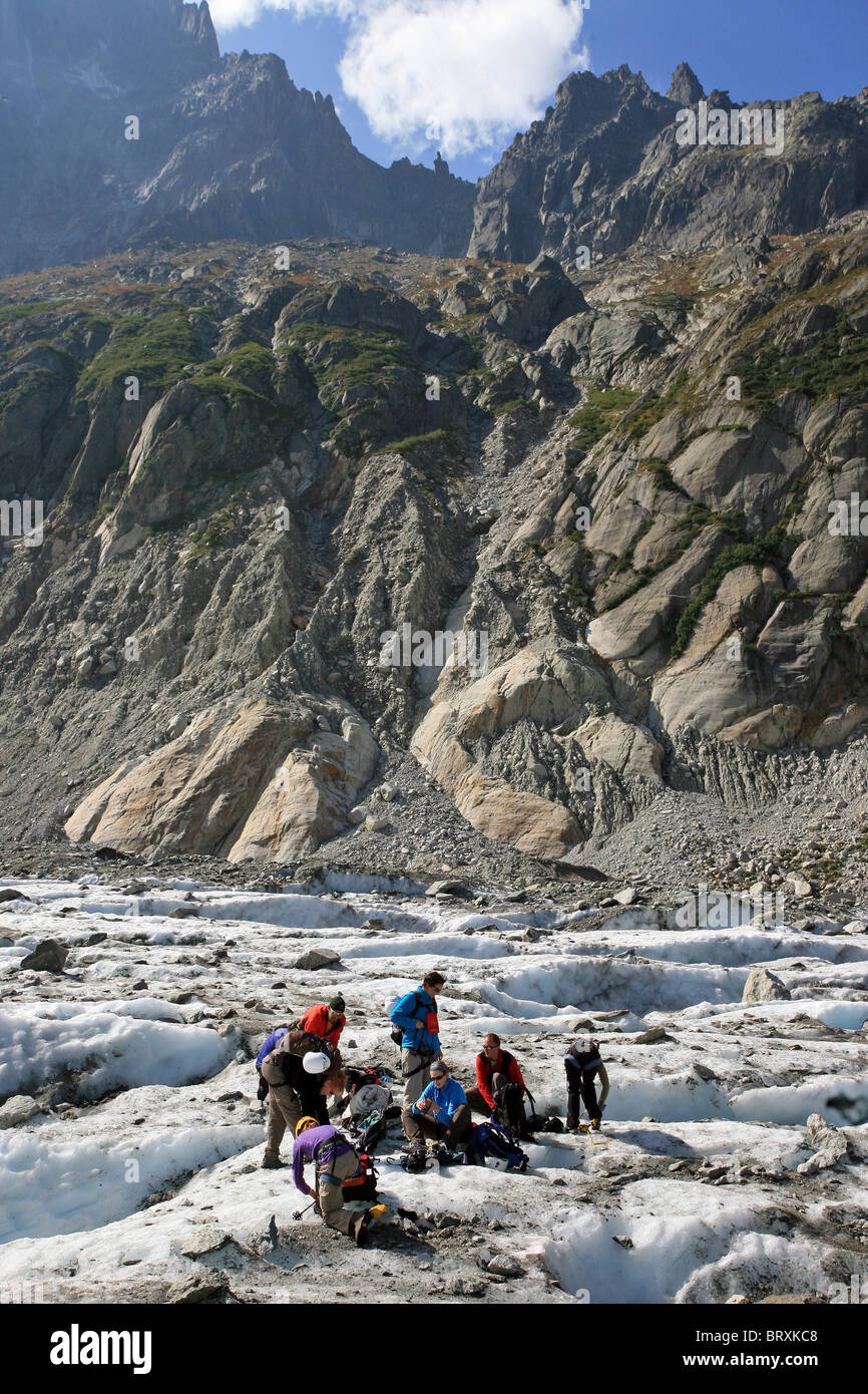 CLEANING OF THE ICE SEA ORGANIZED BY THE FRENCH ALPINE CLUB, CHAMONIX, HAUTE-SAVOIE (74), FRANCE Stock Photo