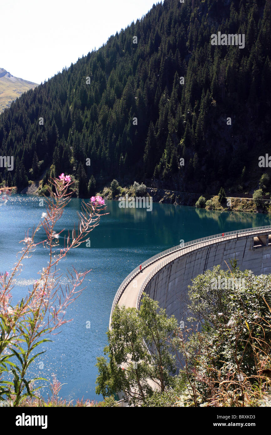 THE SAINT GUERIN DAM, A FRENCH ARCH DAM SITUATED IN THE BEAUFORTAIN NEAR ARECHES-BEAUFORT, SAVOY (73), FRANCE Stock Photo