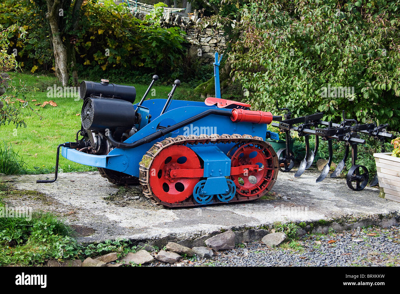 Ransomes MG 2 crawler tractor with plough. 1942 Stock Photo Alamy