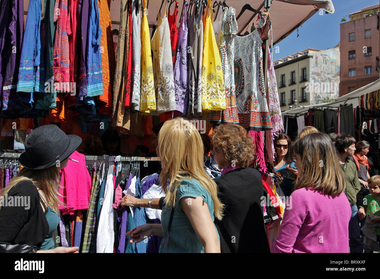 SALE OF TRENDY T-SHIRTS AND SINGLETS, FLEA MARKET, THE RASTRO, LA LATINA NEIGHBORHOOD, MADRID, SPAIN Stock Photo