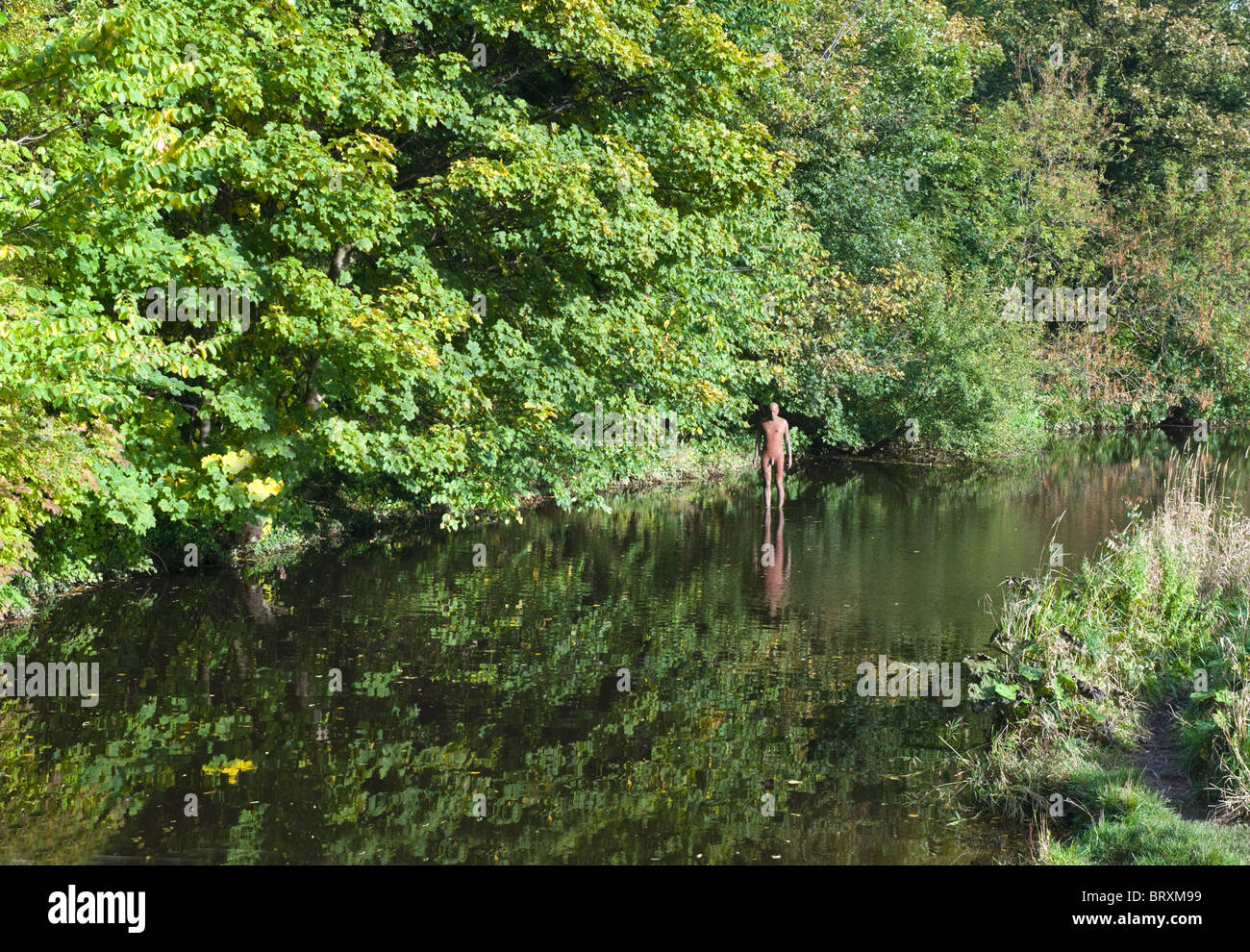 Anthony Gormly statues, a series of six lifesized castiron figures