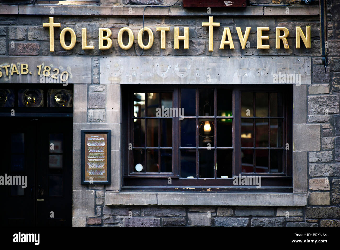 The Tolbooth Tavern on the Canongate / Royal Mile in Edinburgh's old town. Stock Photo