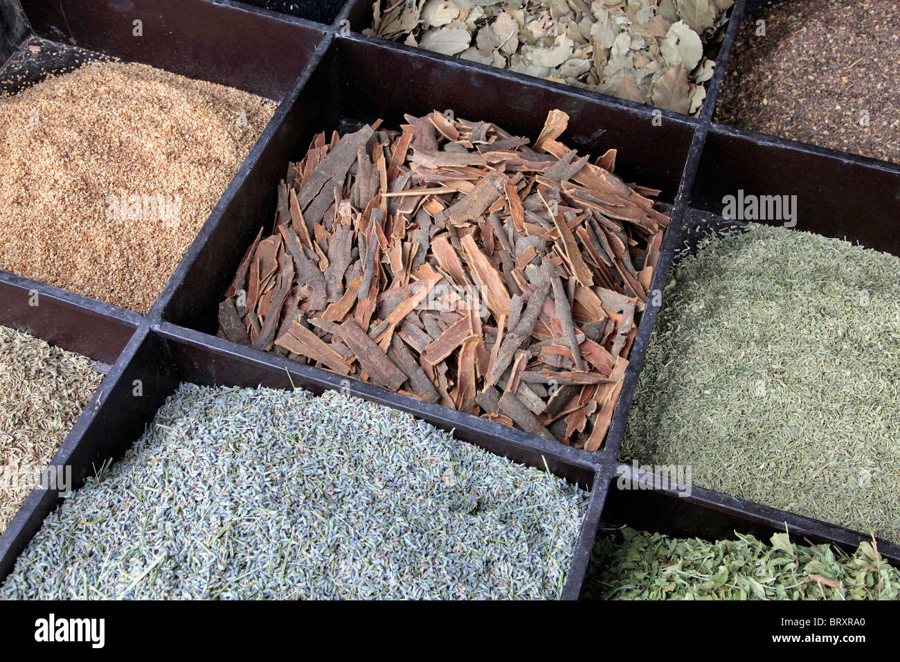 MOROCCAN SPICES (CINNAMON, LAVENDER, SESAME, BAY LEAF), TERRES D'AMANAR