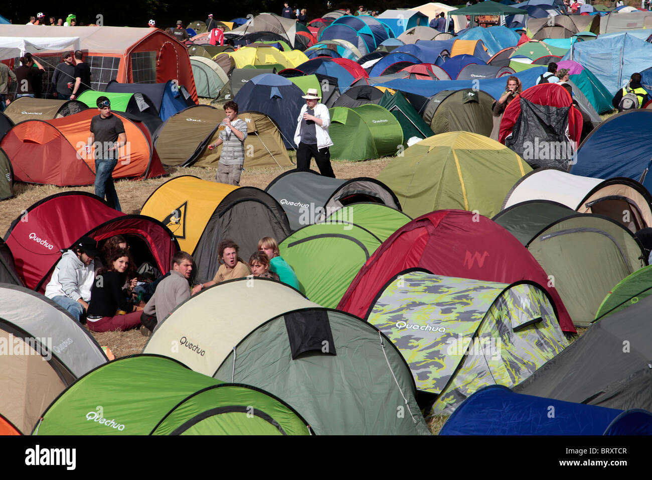 CAMPING (QUECHUA TENTS) AT THE FESTIVAL DES VIEILLES CHARRUES IN CARHAIX,  FINISTERE (29), FRANCE Stock Photo - Alamy