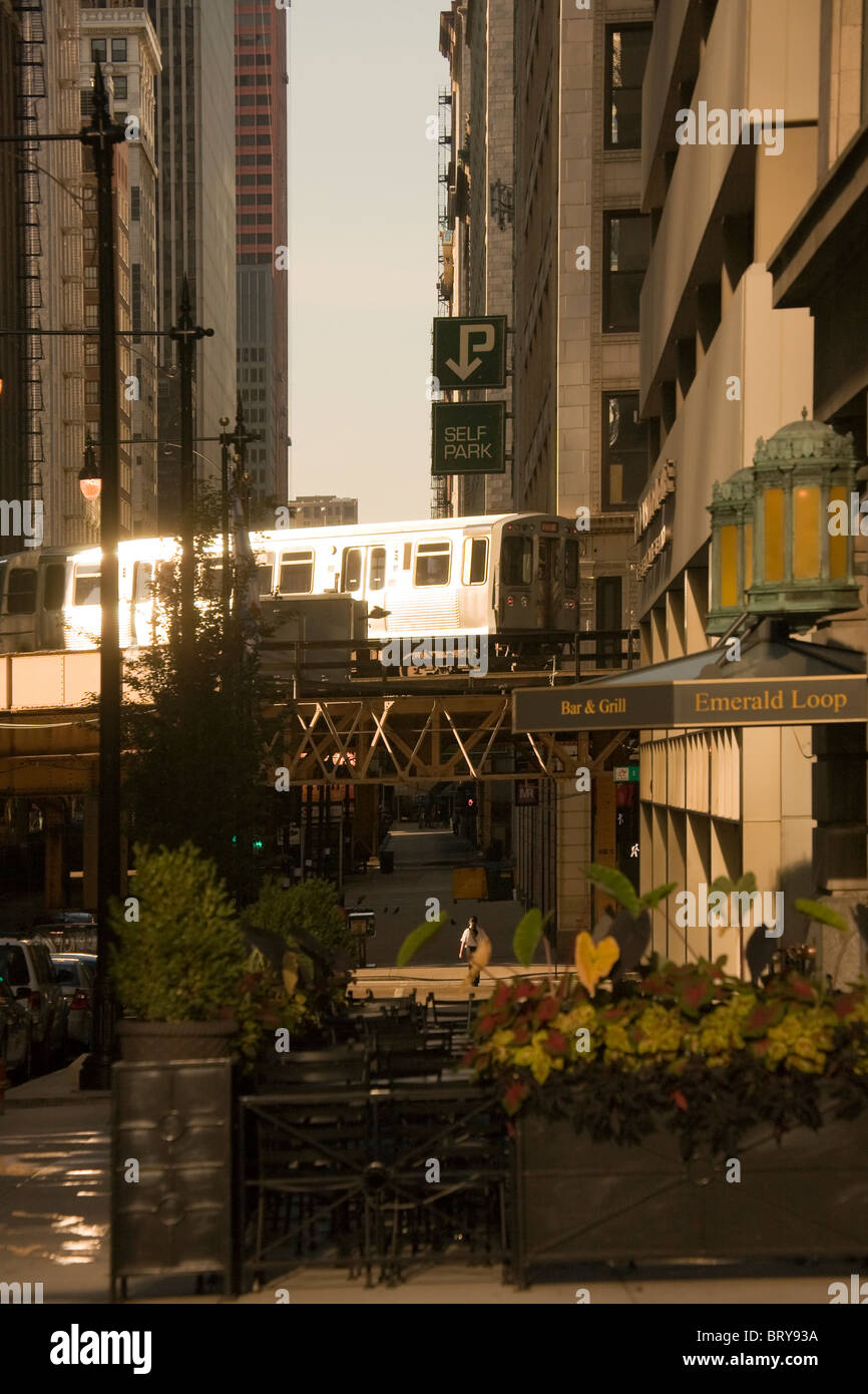 Chicago elevated railway hi-res stock photography and images - Alamy
