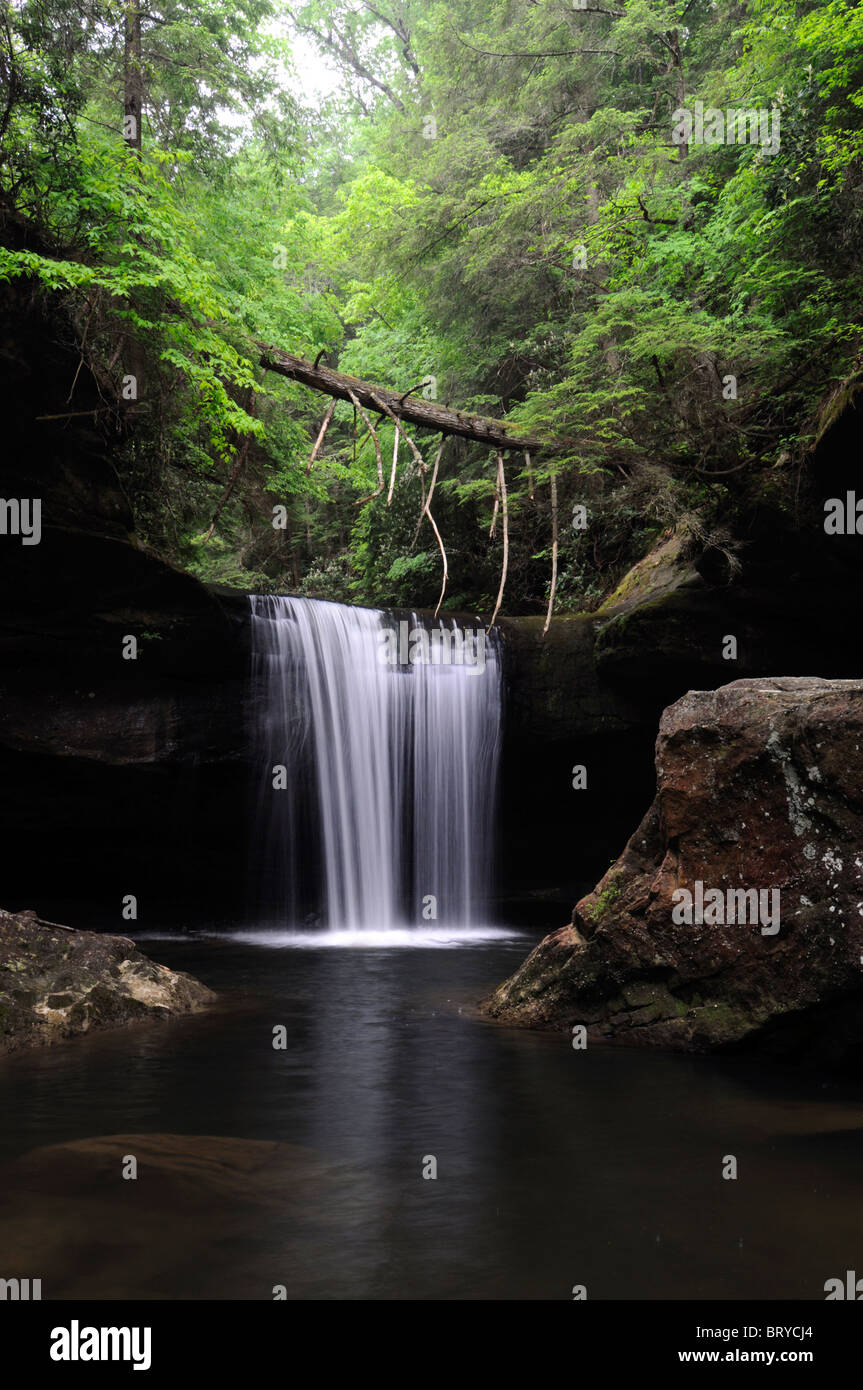 Undercut river hires stock photography and images Alamy