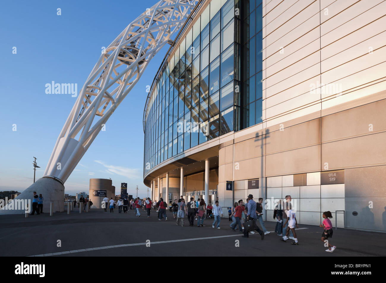 UK, ENGLAND, LONDON. Football fans outside Wembley Stadium Stock Photo