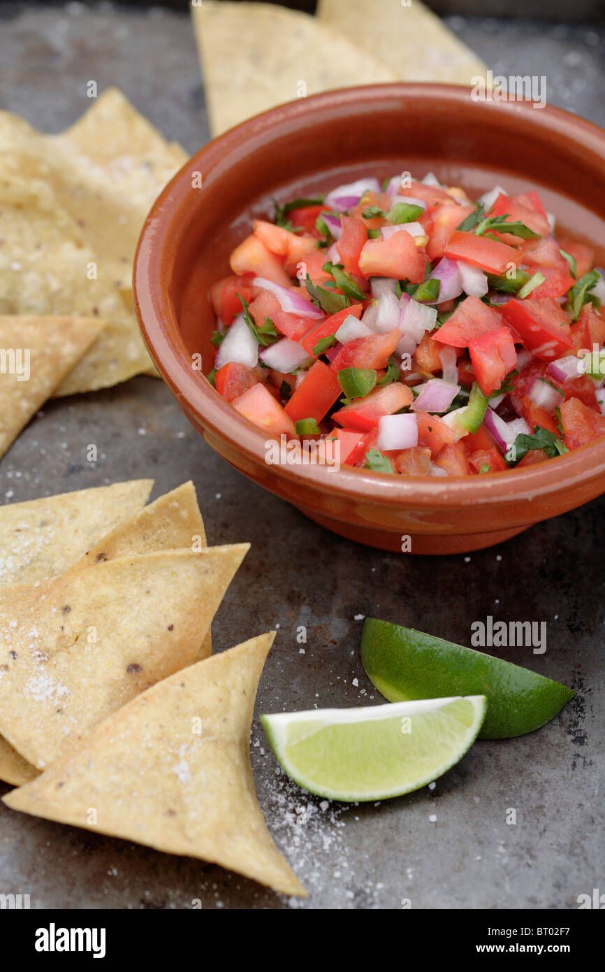 Tortilla chips and salsa fresca Stock Photo Alamy