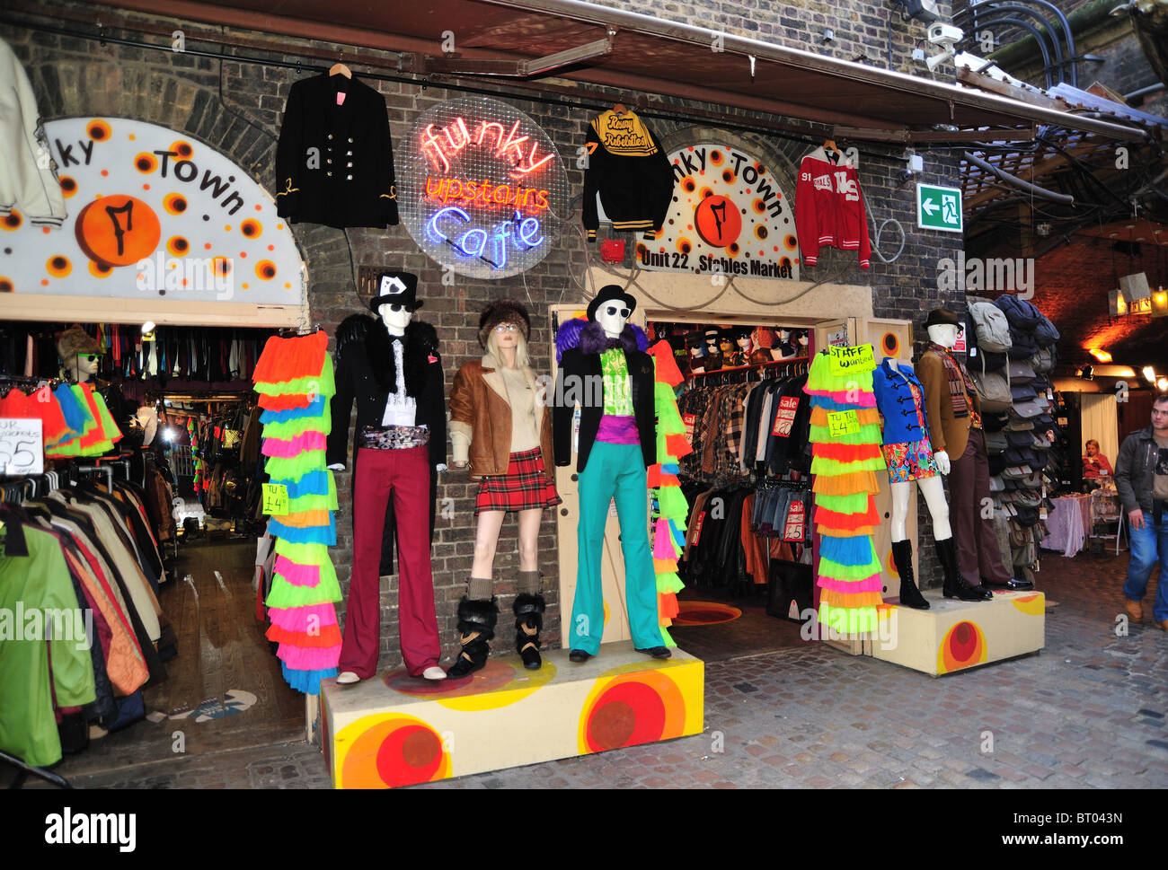 Style clothes camden market hi-res stock photography and images - Alamy