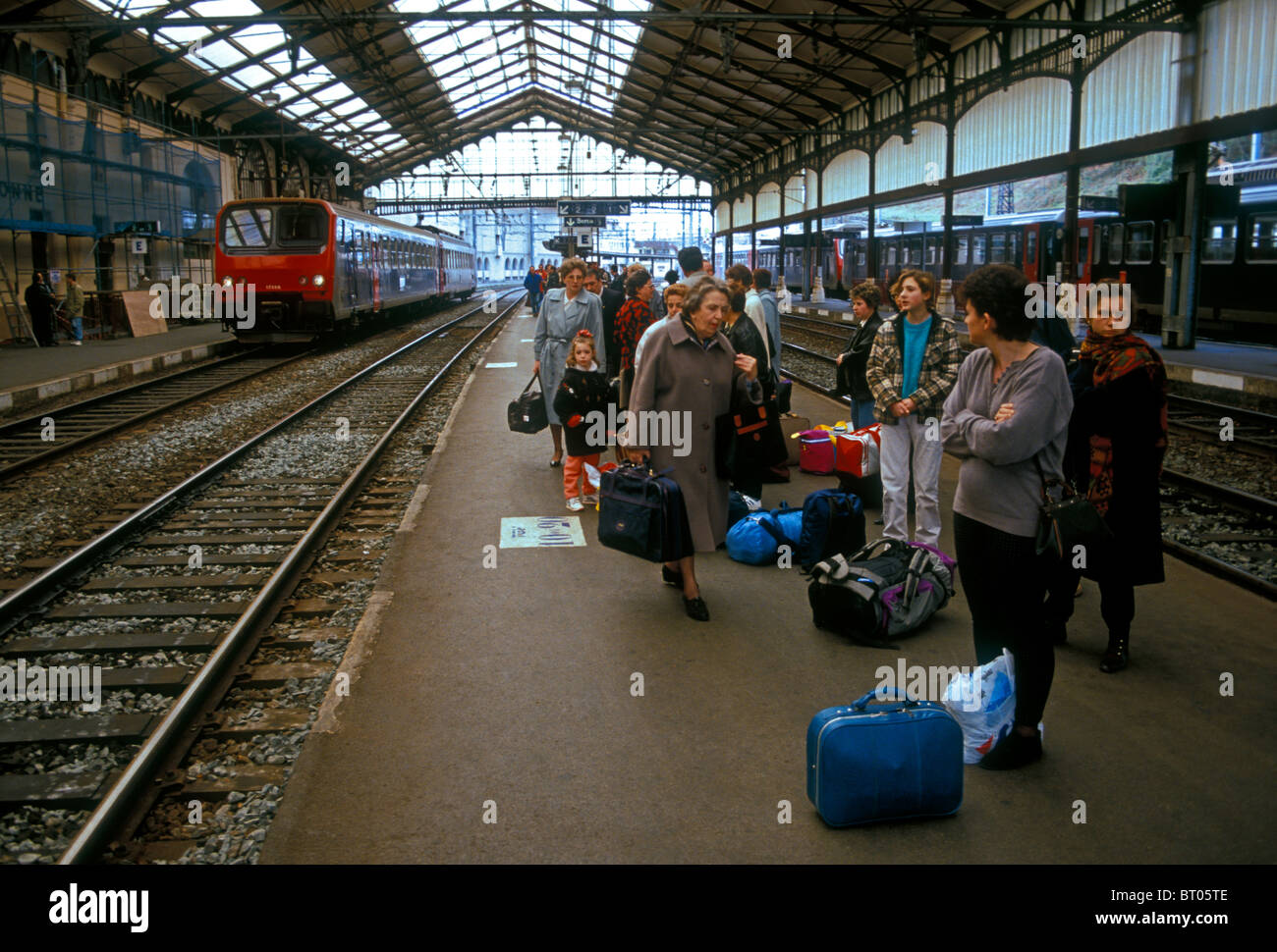 French people, passengers, train platform, train station, train travel