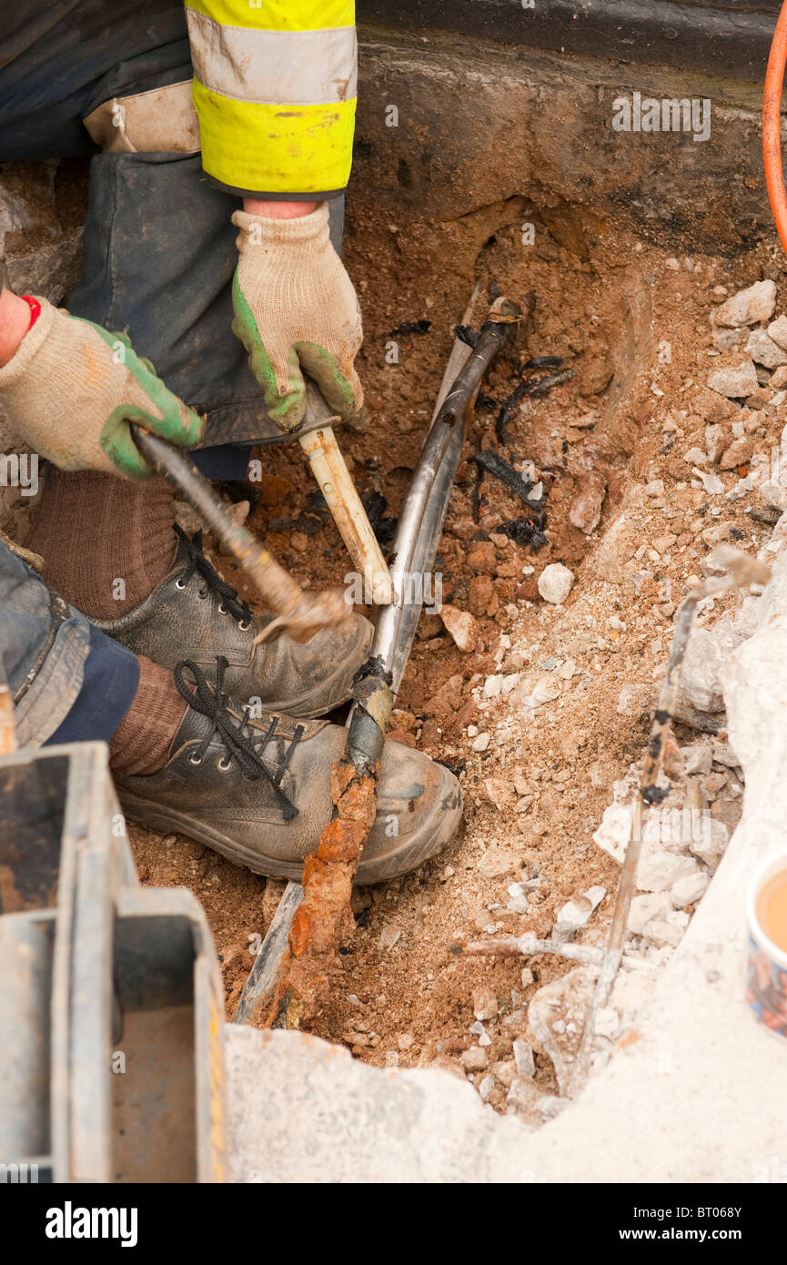 Armoured cable hires stock photography and images Alamy